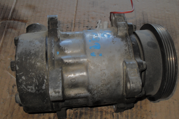 Compressor do Ar condicionado RENAULT CLIO I (B/C57_, 5/357_) | 90 - 98 Imagem-3