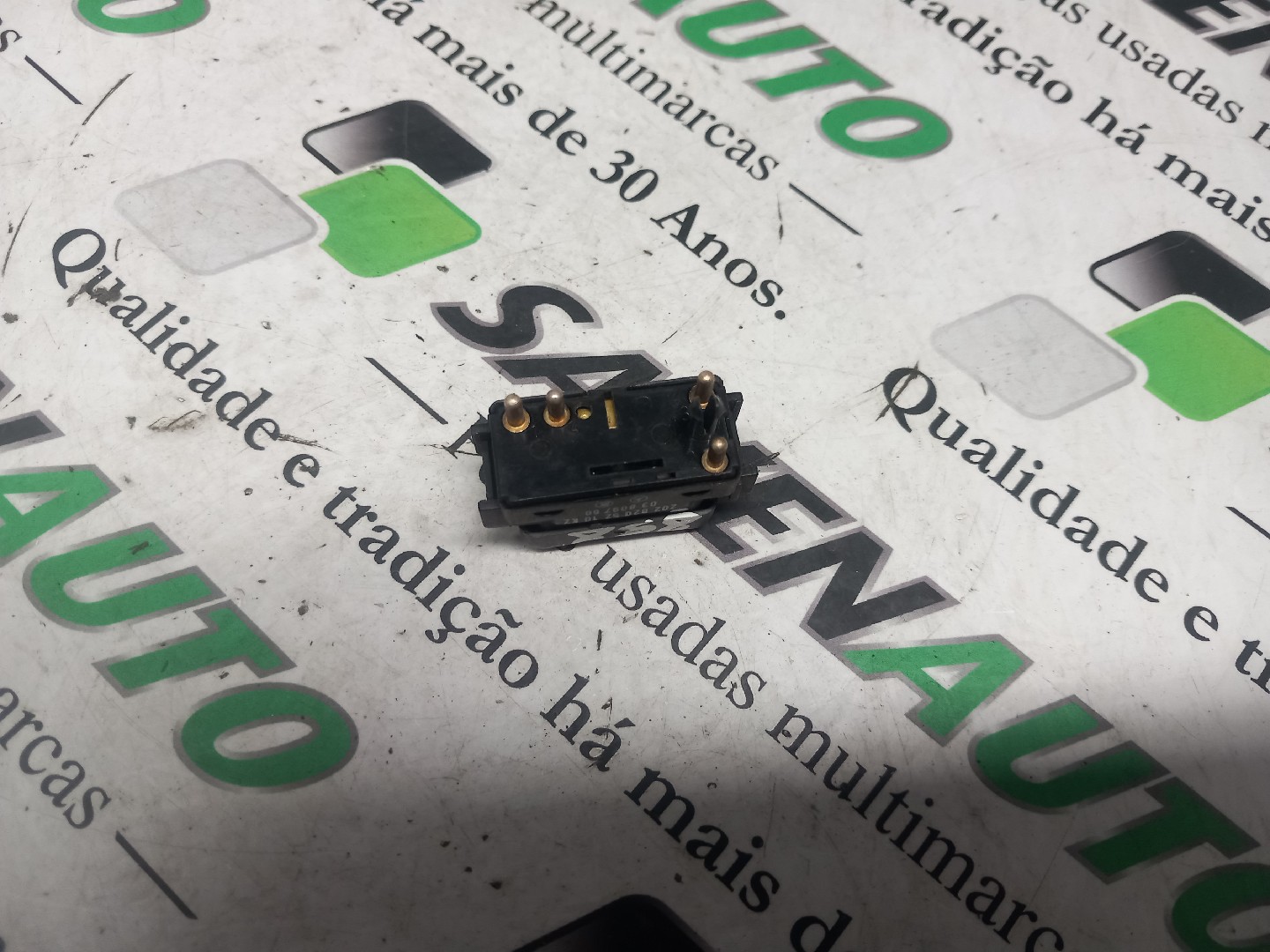 Botão / Botões / Comutador Vidro Dto MERCEDES-BENZ C-CLASS (W202) | 93 - 00 Imagem-1