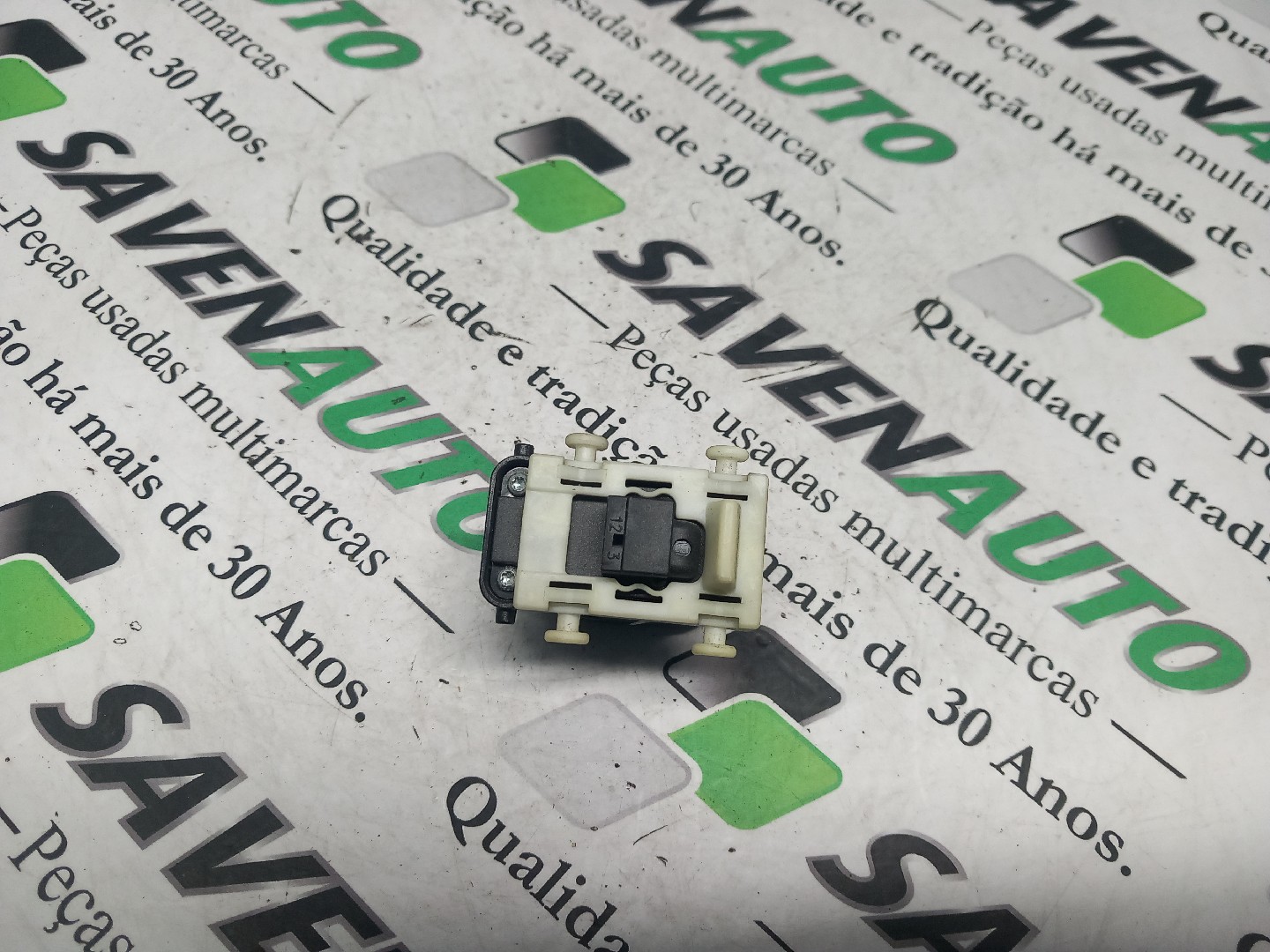 Botão / Botões / Comutador Vidro Dto MERCEDES-BENZ C-CLASS (W203) | 00 - 07 Imagem-2