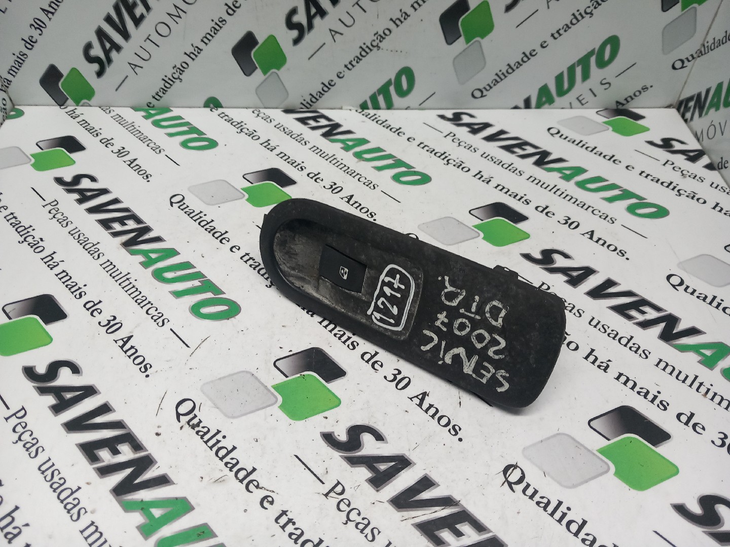 Botão / Botões / Comutador Vidro Dto RENAULT SCÉNIC II (JM0/1_) | 03 - 10