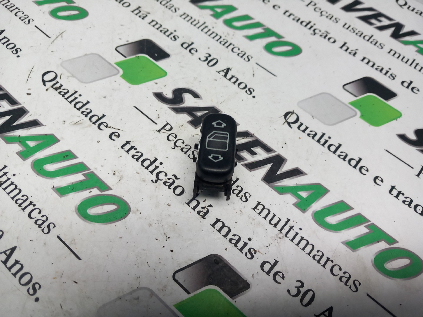 Botão / Botões / Comutador Vidro Esq MERCEDES-BENZ E-CLASS (W210) | 95 - 03