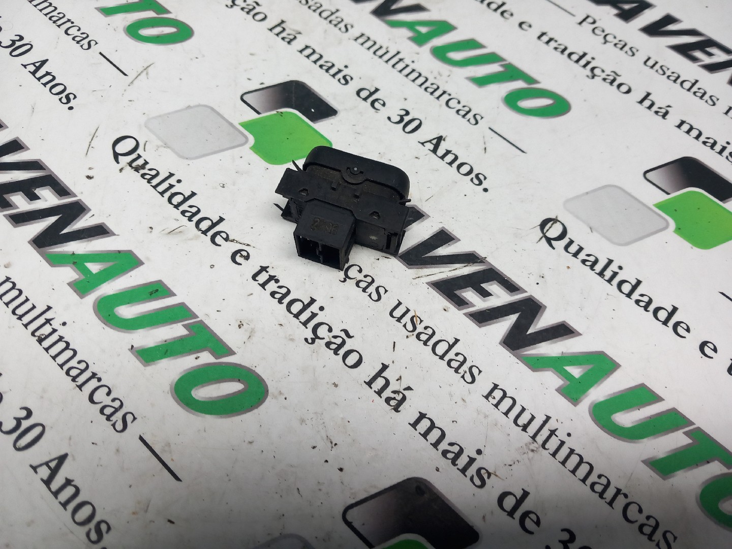 Botão / Botões / Comutador Vidro Esq MERCEDES-BENZ E-CLASS (W210) | 95 - 03 Imagem-1