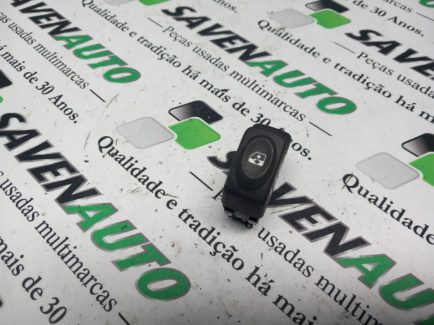 Botão / Botões / Comutador Vidro Dto DACIA DUSTER (HS_) | 10 - 18