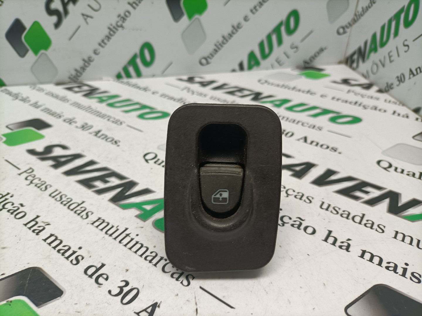 Botão / Botões / Comutador Vidro Dto LANCIA YPSILON (843_) | 03 - 11