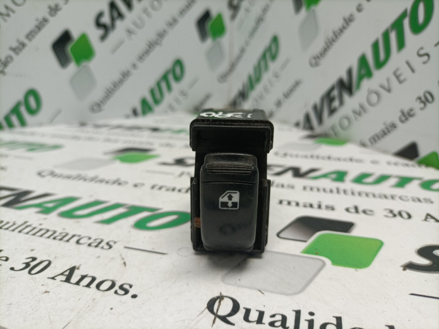 Botão / Botões / Comutador Vidro Esq CHEVROLET NUBIRA Combi | 05 - 11