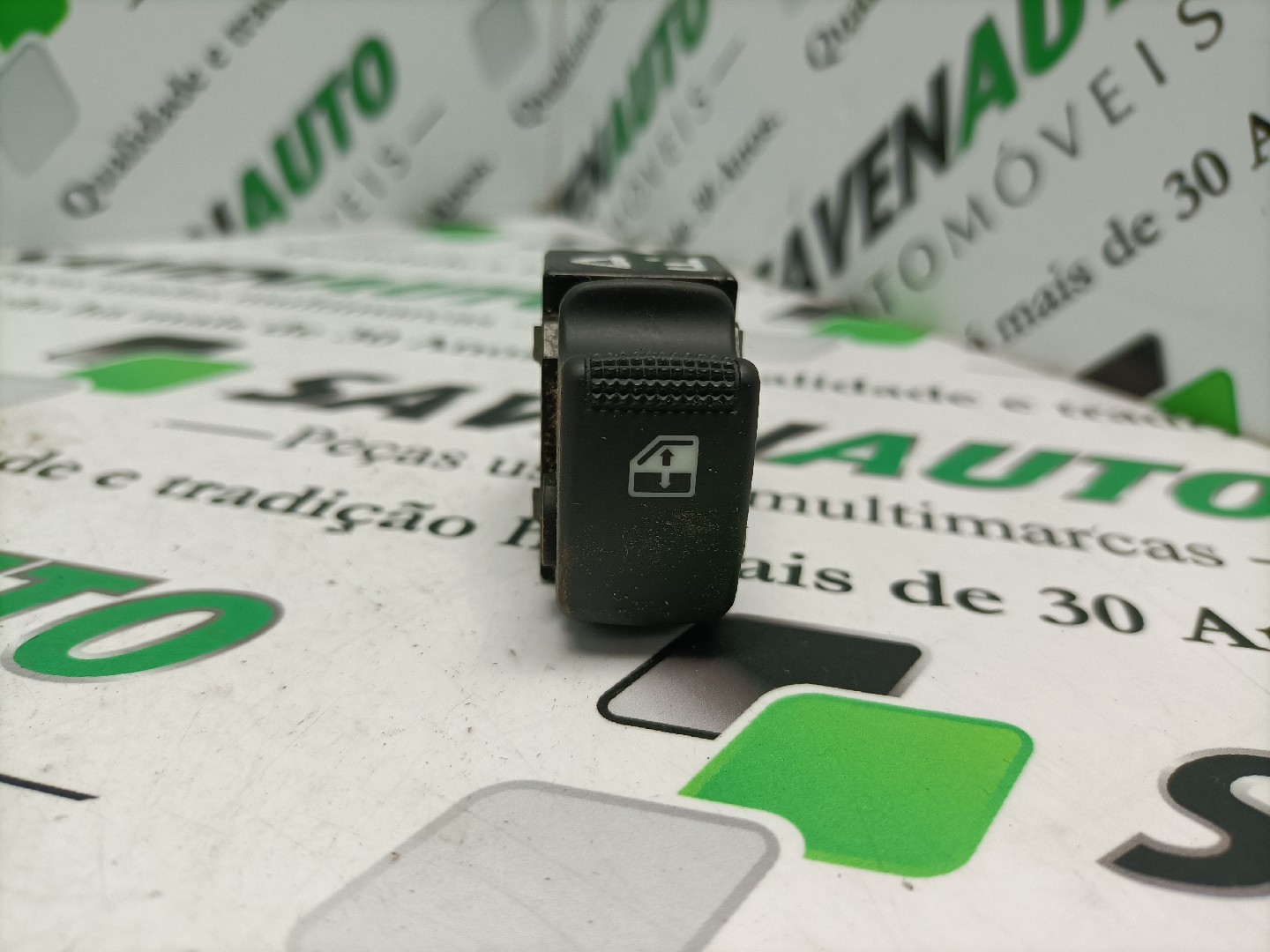 Botão / Botões / Comutador Vidro Dto HYUNDAI GETZ (TB) | 01 - 11