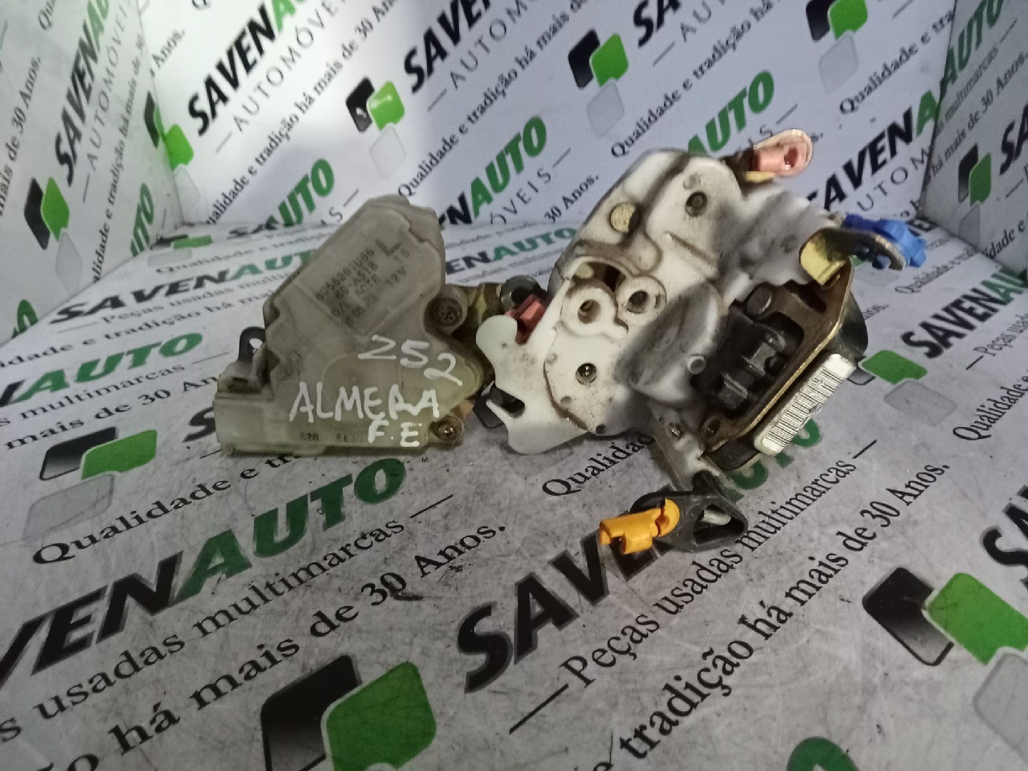 Fecho / Fechadura Porta Frente Esq NISSAN ALMERA I (N15) | 95 - 00