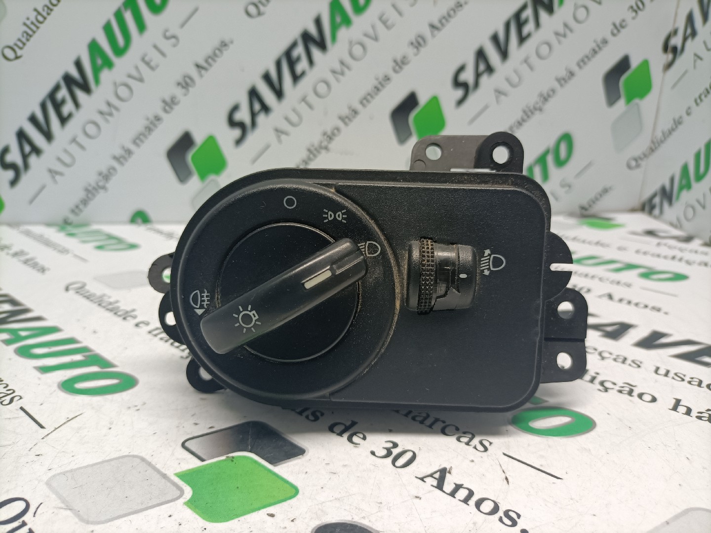 Comutador / Botão Luzes FORD FIESTA V (JH_, JD_) | 01 - 14