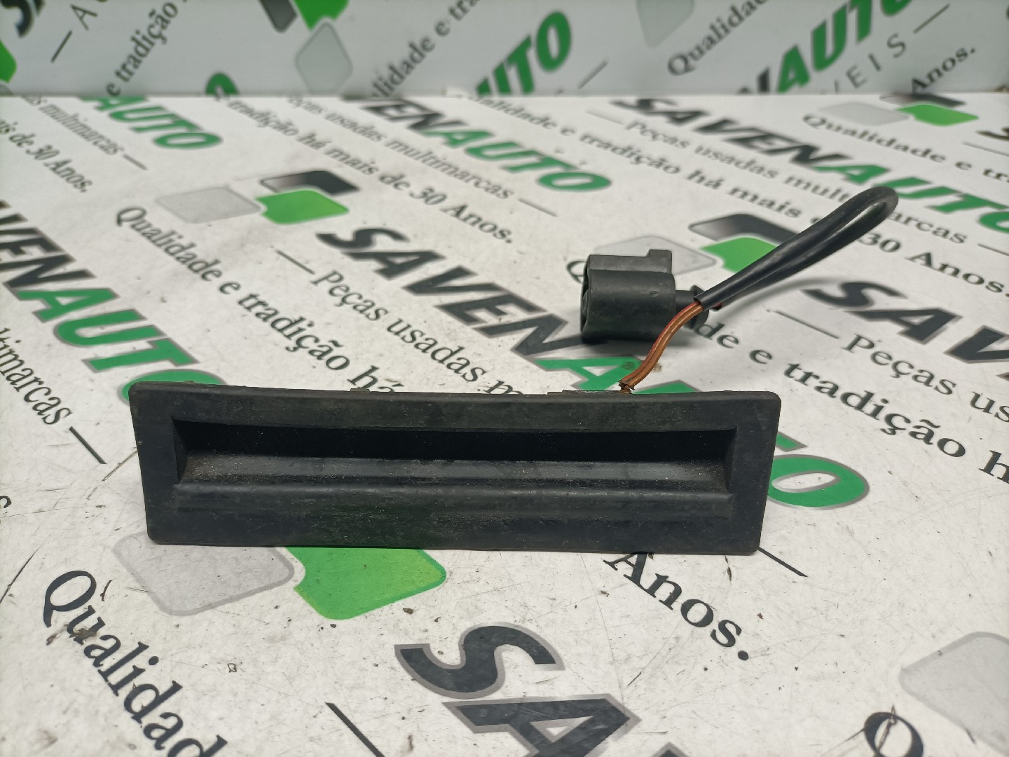 Interruptor / Switch / Botão da Mala VOLKSWAGEN PASSAT (3B3) | 00 - 05