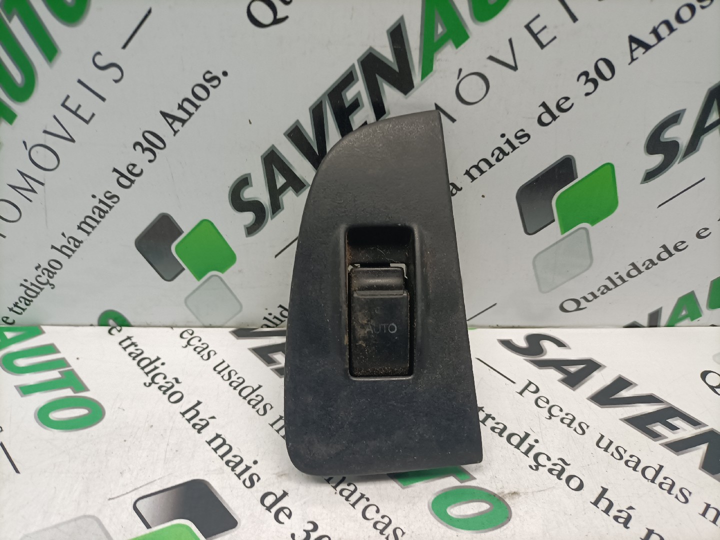 Botão / Botões / Comutador Vidro Dto TOYOTA AVENSIS (_T25_) | 03 - 08