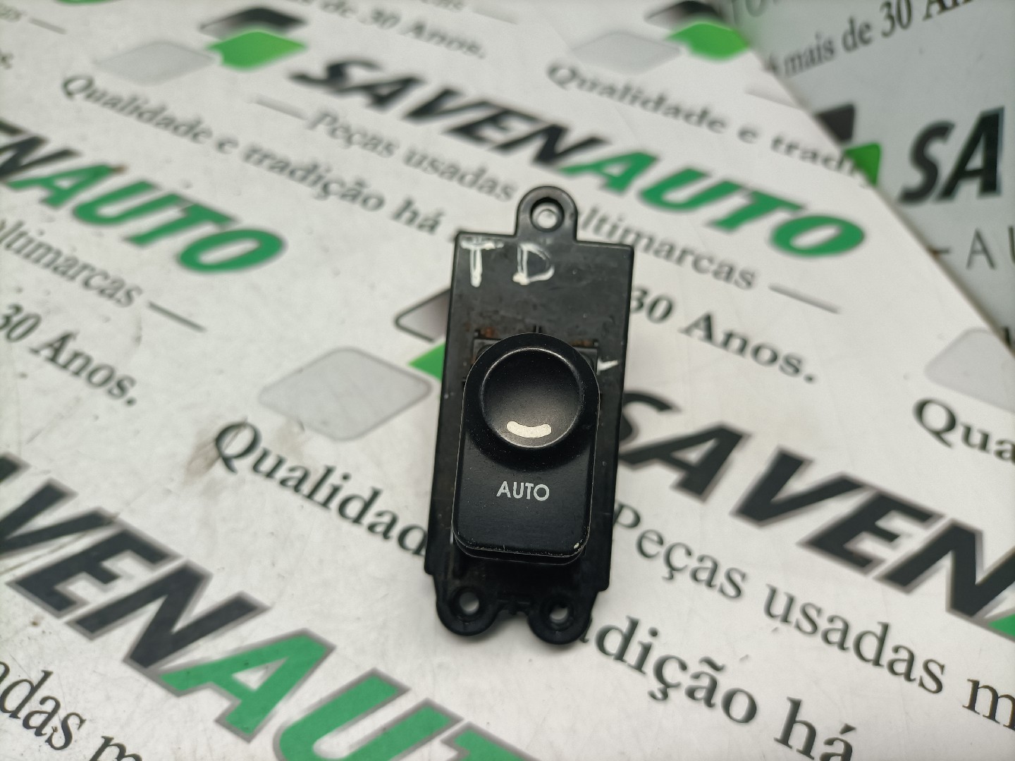 Botão / Botões / Comutador Vidro Dto HYUNDAI i30 (FD) | 07 - 12