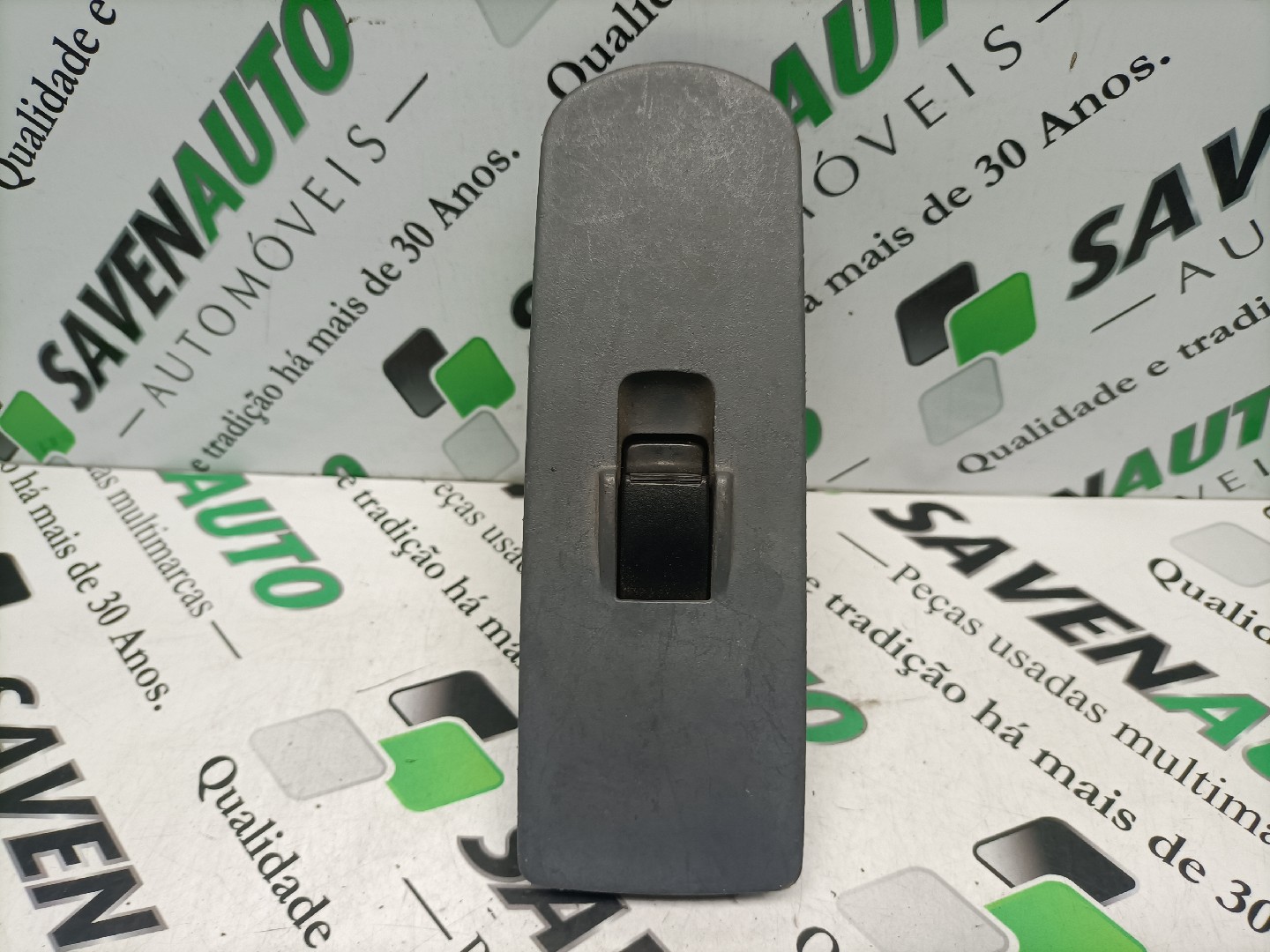 Botão / Botões / Comutador Vidro Dto MITSUBISHI COLT VI (Z3_A, Z2_A) | 02 - 12