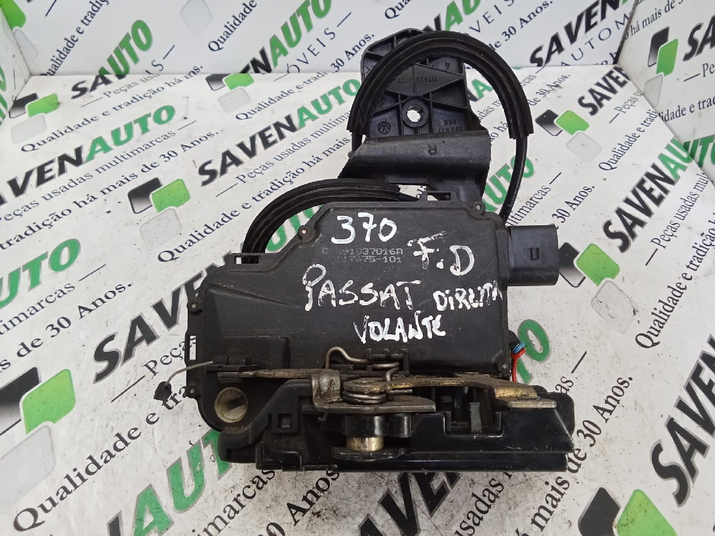 Fecho / Fechadura Porta Frente Dto VOLKSWAGEN PASSAT (3B2) | 96 - 01
