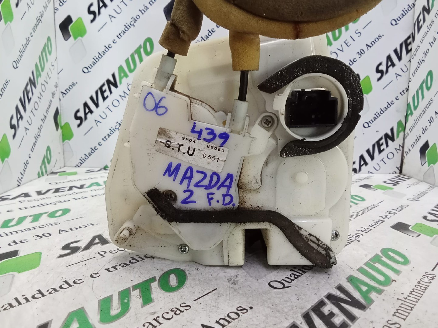 Fecho / Fechadura Porta Frente Dto MAZDA 2 (DY) | 03 - 07