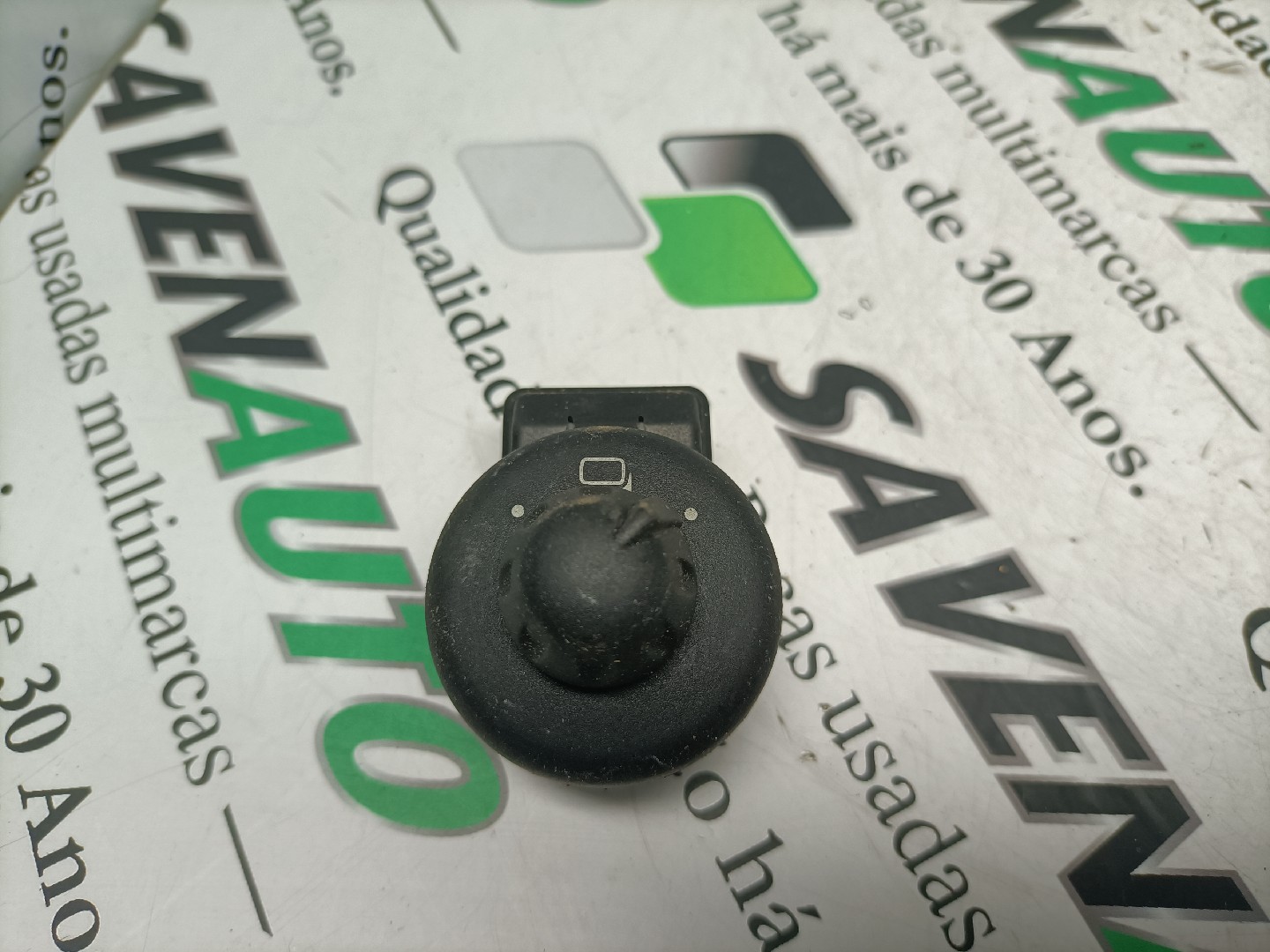 Botão / Comando Regulador de Espelhos MINI MINI (R56) | 05 - 14