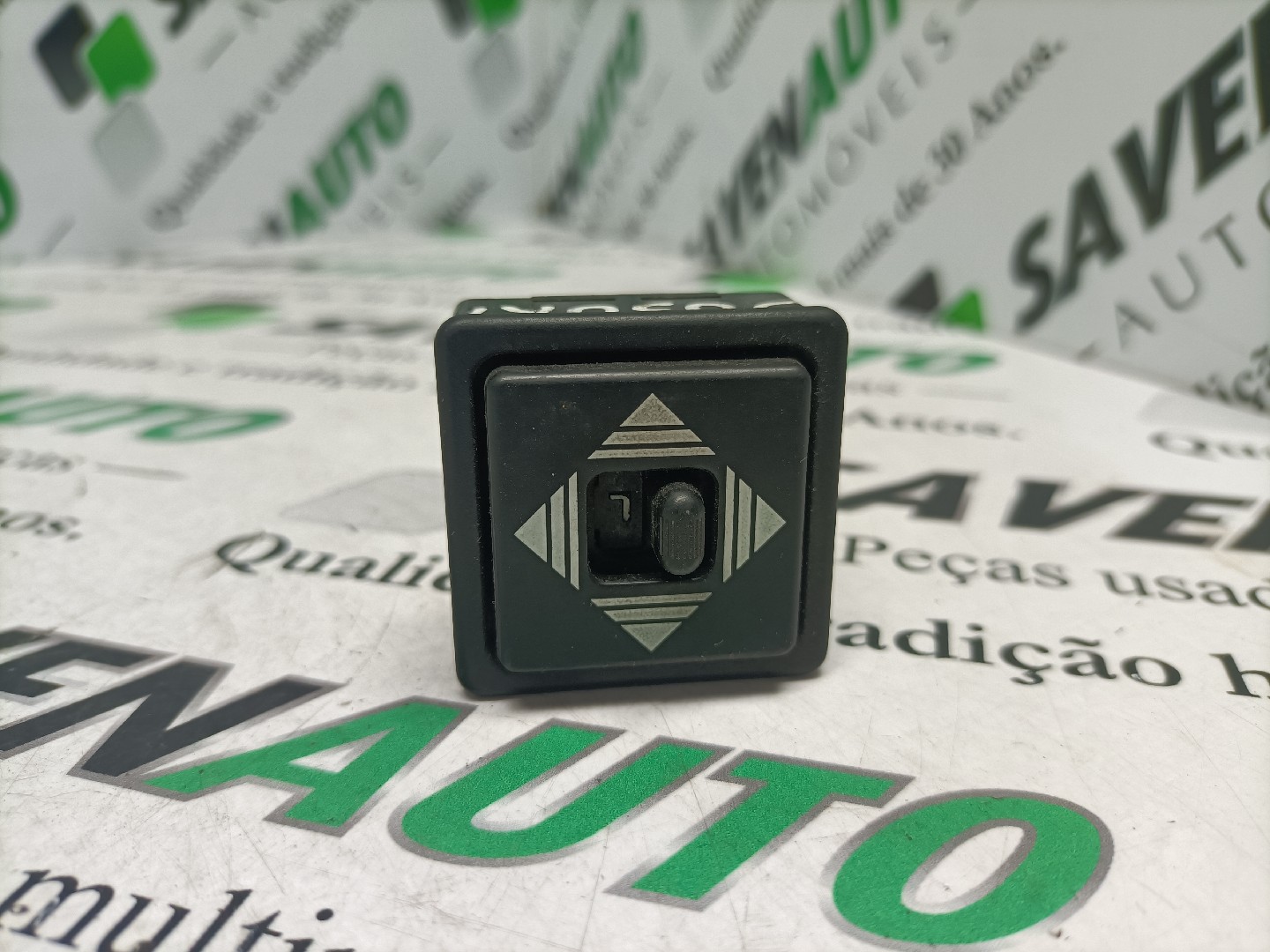 Botão / Comando Regulador de Espelhos SUZUKI VITARA (ET, TA, TD) | 88 - 02