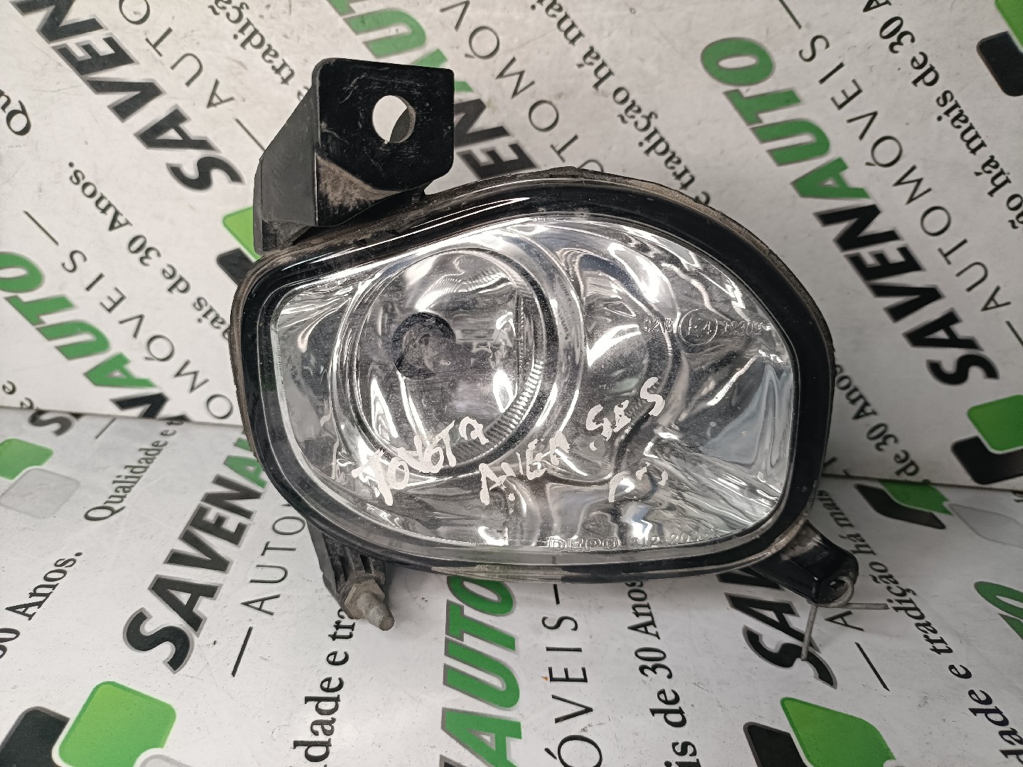 Farol Nevoeiro TOYOTA AVENSIS (_T25_) | 03 - 08