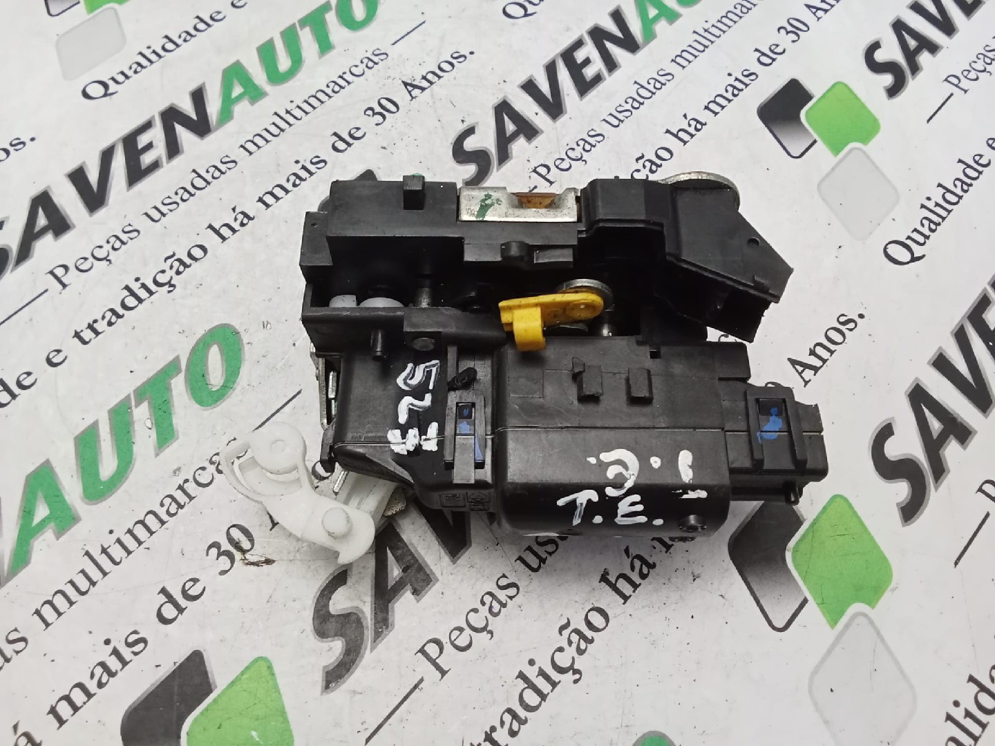 Fecho / Fechadura Porta Trás Esq DACIA LODGY (JS_) | 12 - 