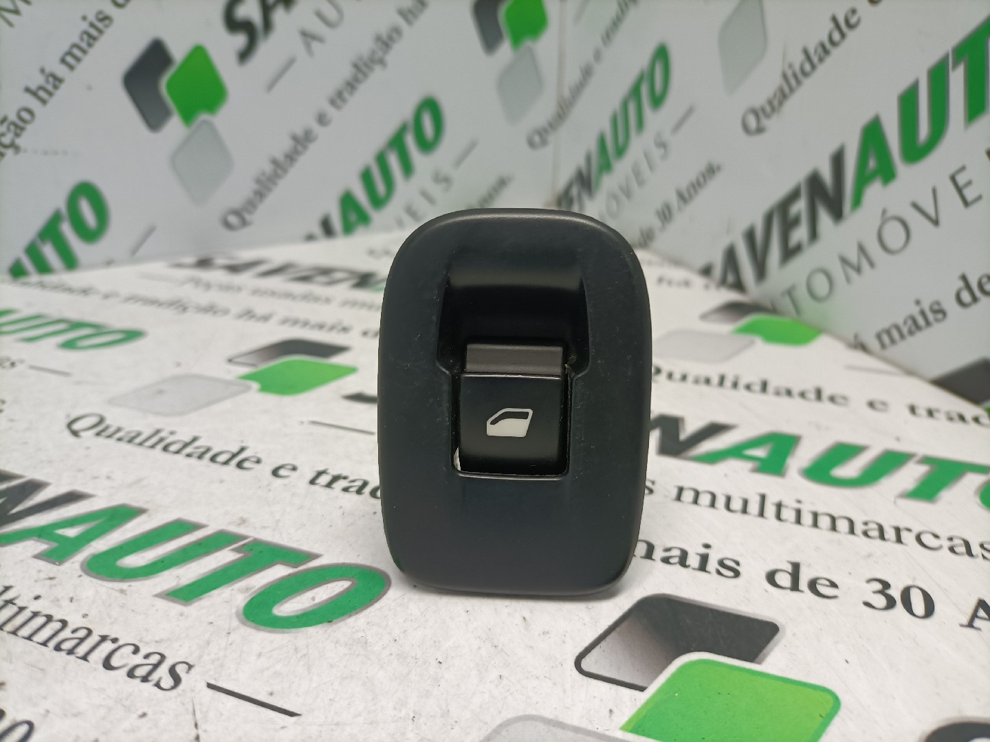 Botão / Botões / Comutador Vidro Esq PEUGEOT 2008 I (CU_) | 13 - 