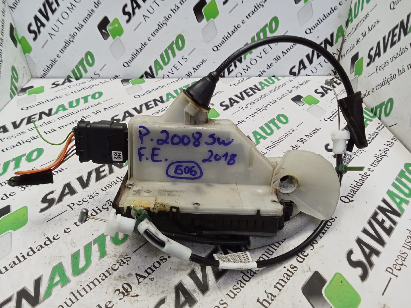 Fecho / Fechadura Porta Frente Esq PEUGEOT 2008 I (CU_) | 13 - 