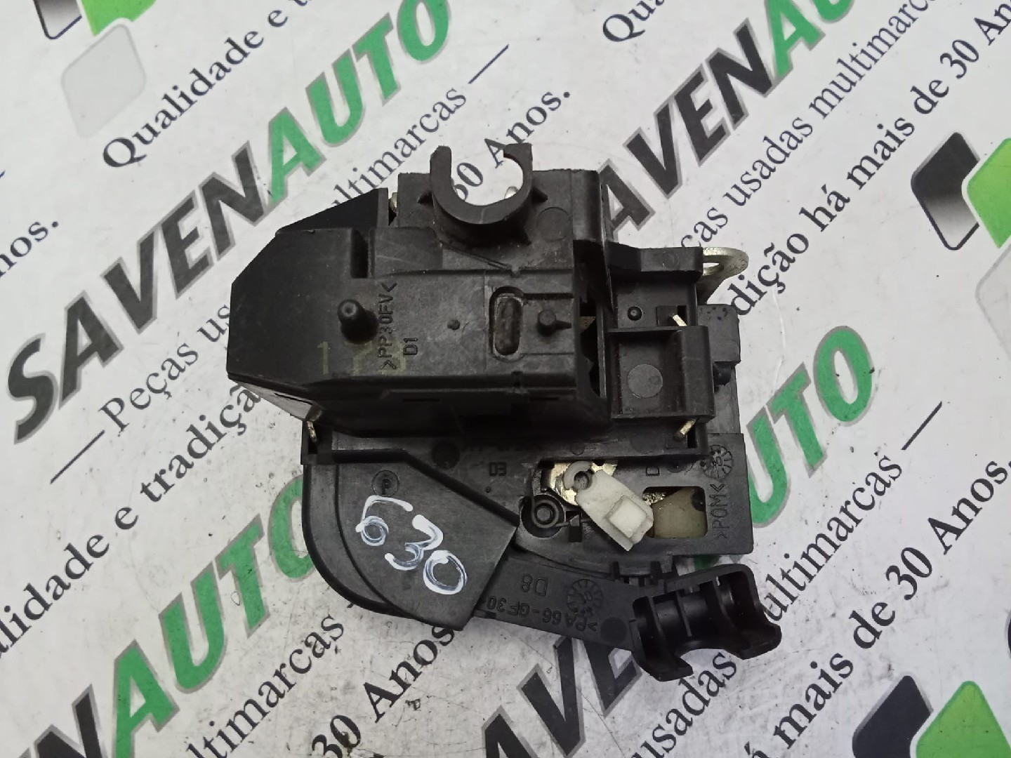 Fecho / Fechadura Porta Frente Dto RENAULT MEGANE I (BA0/1_) | 95 - 04