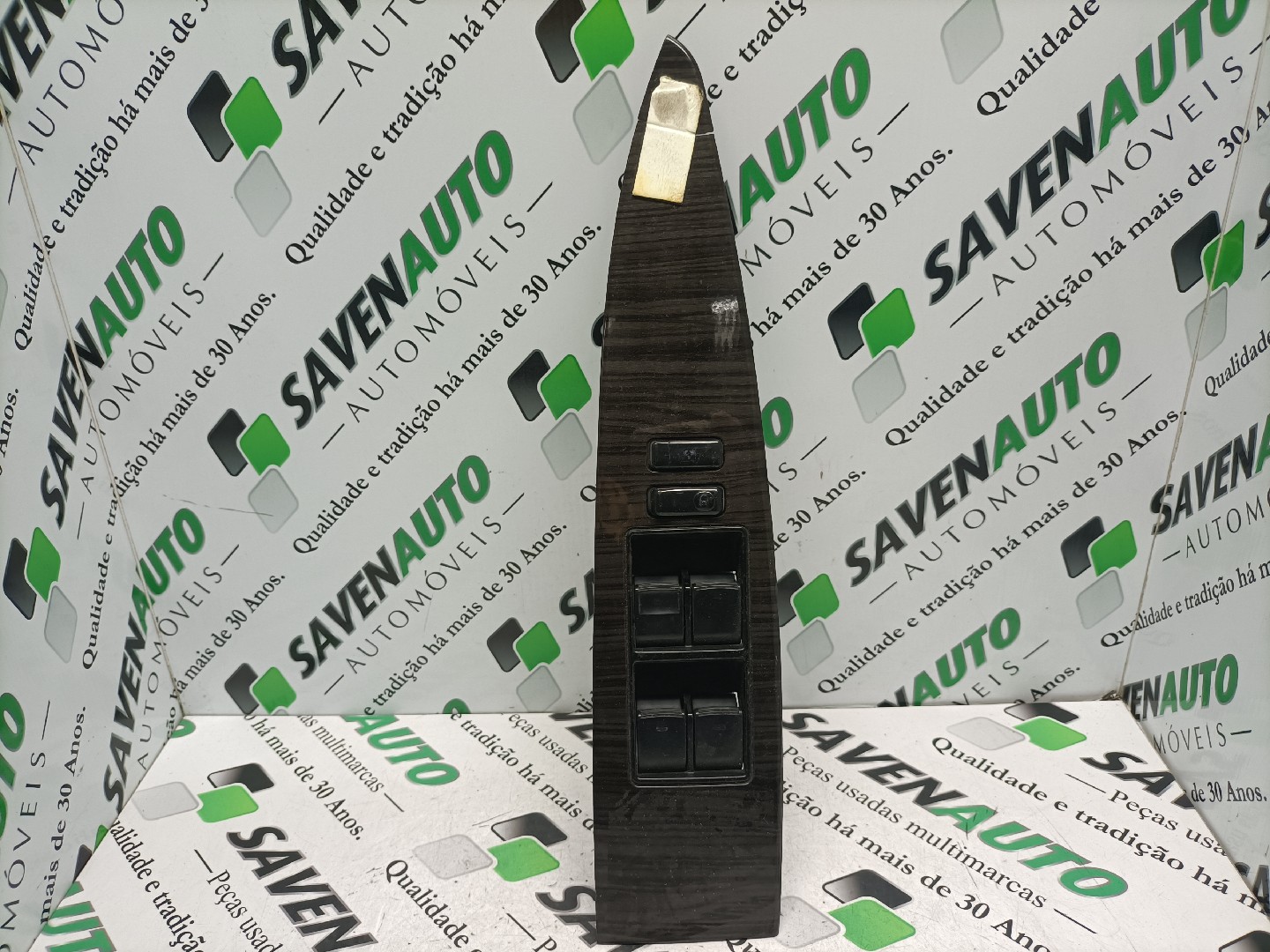 Botão / Botões / Comutador Vidro Esq TOYOTA AVENSIS três volumes (_T27_) | 08 - 18