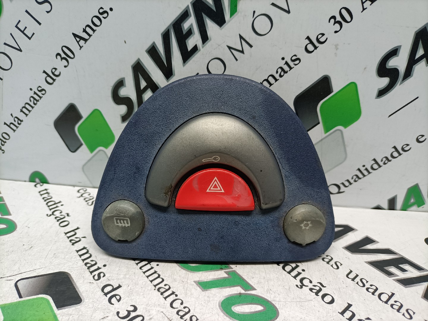 Botão de 4 Piscas SMART CITY-COUPE (450) | 98 - 04