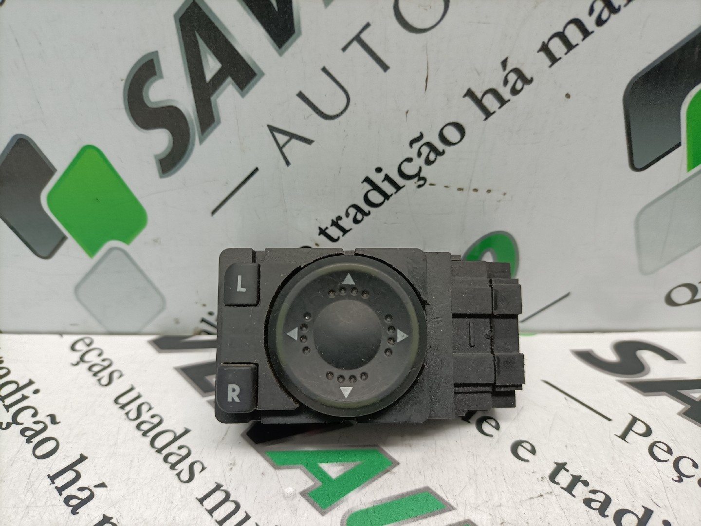 Botão / Comando Regulador de Espelhos VOLKSWAGEN PASSAT (3B2) | 96 - 01