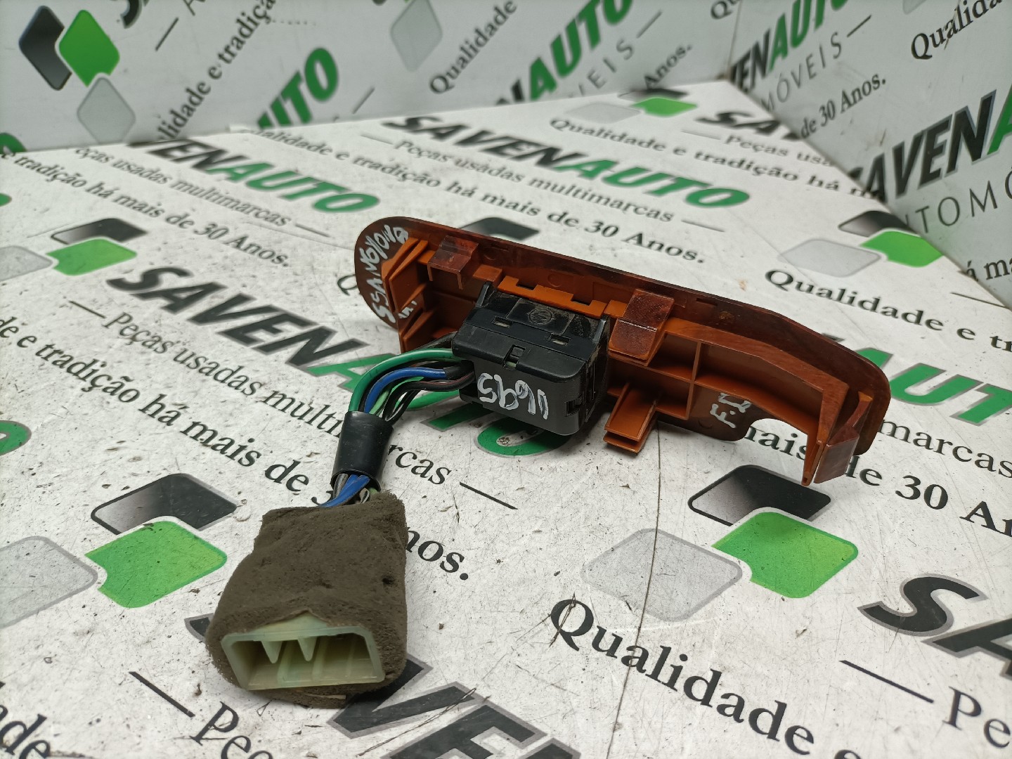 Botão / Botões / Comutador Vidro Dto SSANGYONG MUSSO (FJ) | 93 - 07 Imagem-1