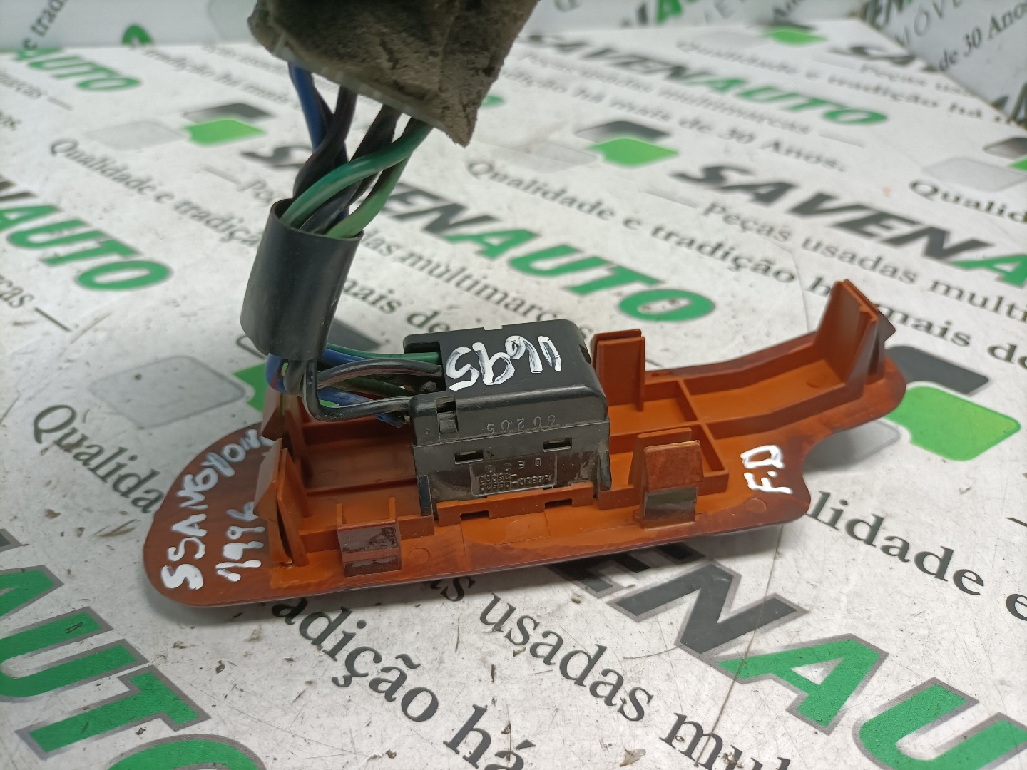 Botão / Botões / Comutador Vidro Dto SSANGYONG MUSSO (FJ) | 93 - 07 Imagem-2