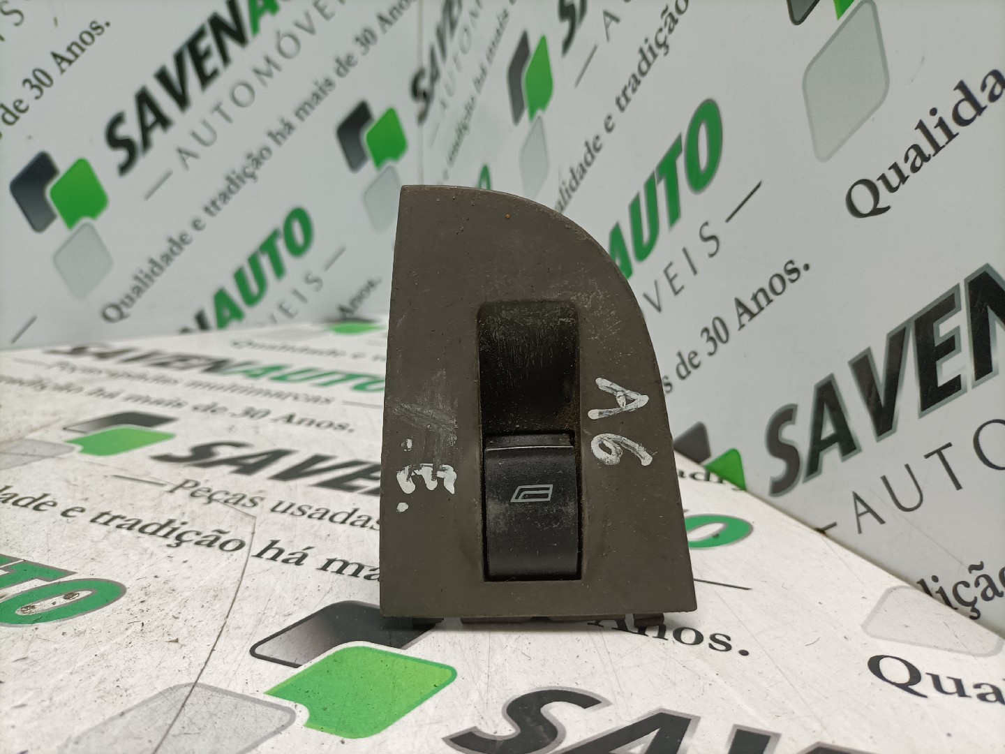 Botão / Botões / Comutador Vidro Dto AUDI ALLROAD (4BH, C5) | 00 - 05