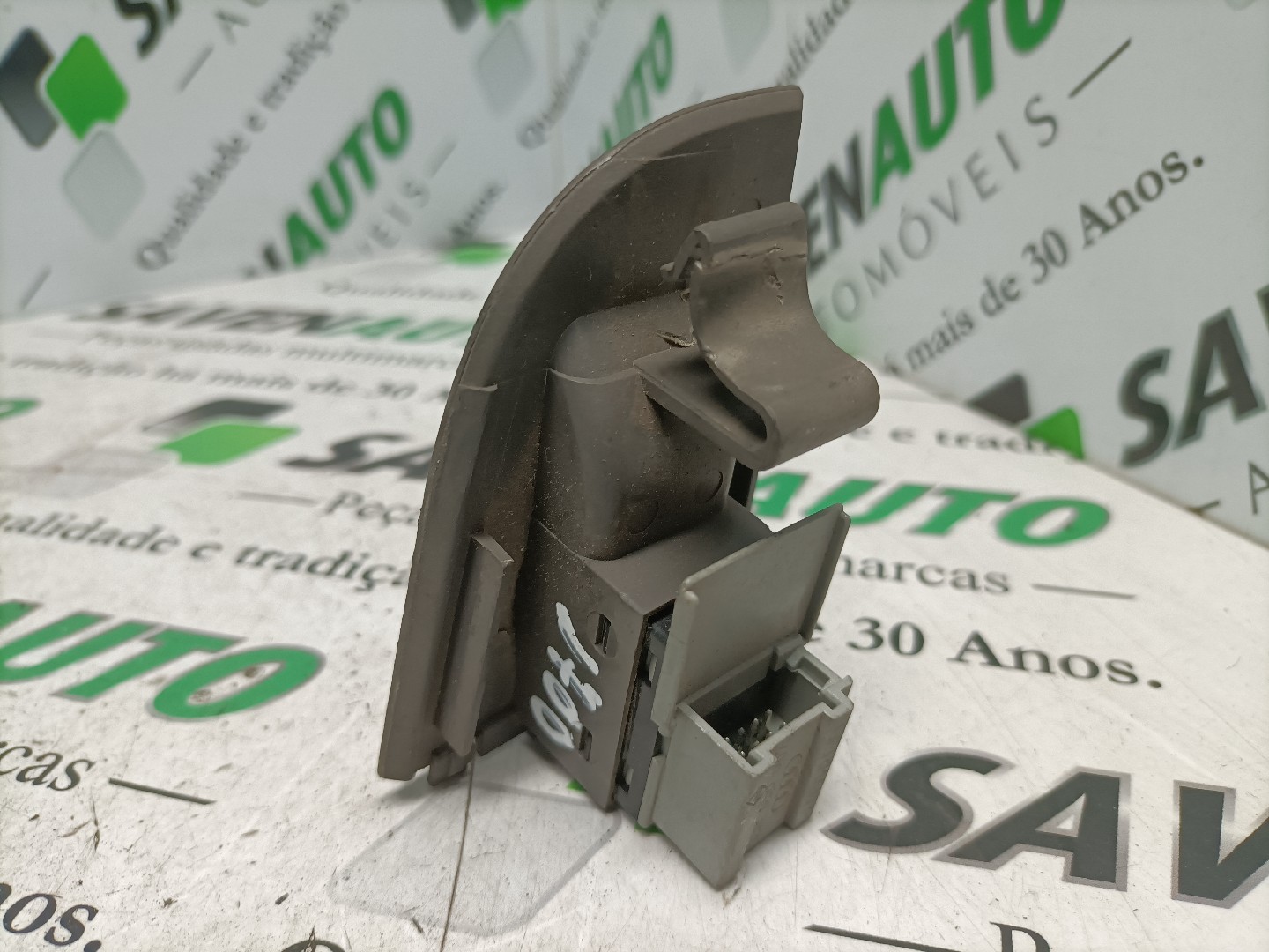 Botão / Botões / Comutador Vidro Dto AUDI ALLROAD (4BH, C5) | 00 - 05 Imagem-1