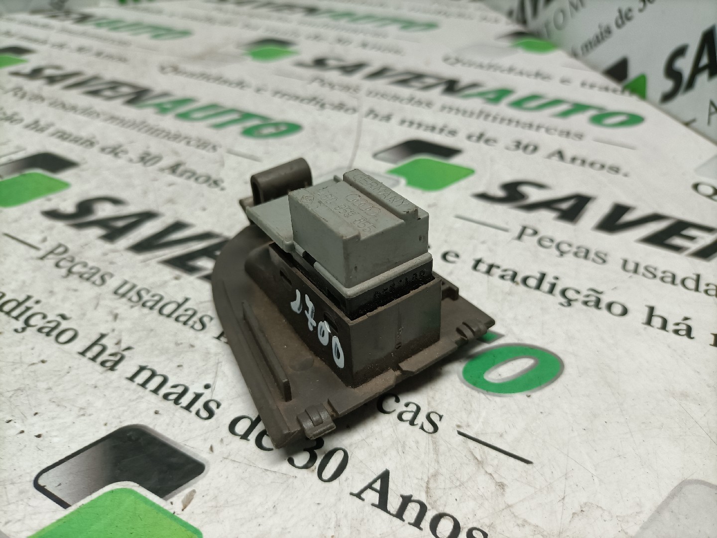 Botão / Botões / Comutador Vidro Dto AUDI ALLROAD (4BH, C5) | 00 - 05 Imagem-3