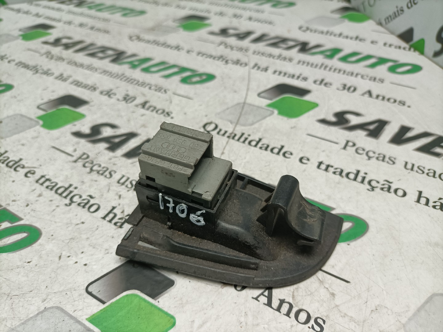 Botão / Botões / Comutador Vidro Dto AUDI ALLROAD (4BH, C5) | 00 - 05 Imagem-2