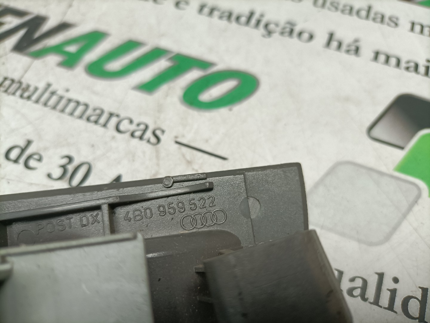 Botão / Botões / Comutador Vidro Dto AUDI ALLROAD (4BH, C5) | 00 - 05 Imagem-3