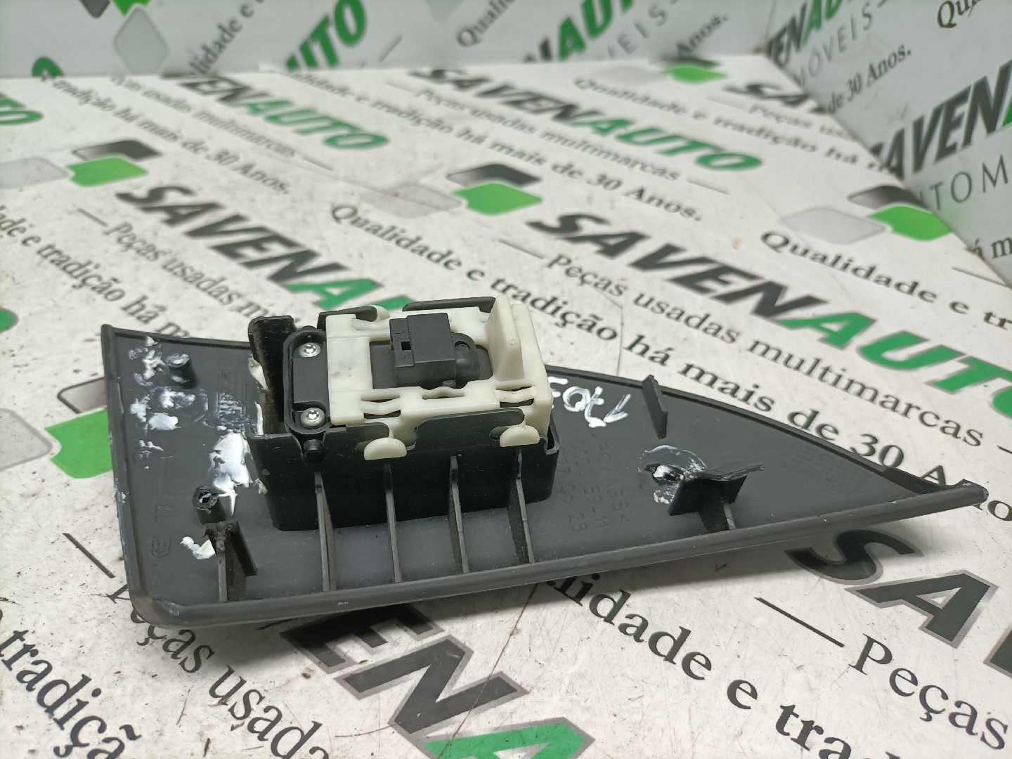 Botão / Botões / Comutador Vidro Dto MERCEDES-BENZ C-CLASS (W203) | 00 - 07 Imagem-3