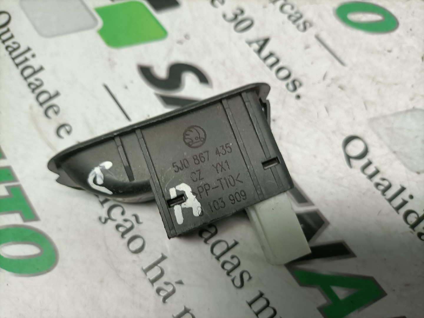 Botão / Botões / Comutador Vidro Dto SKODA FABIA II (542) | 06 - 14 Imagem-3