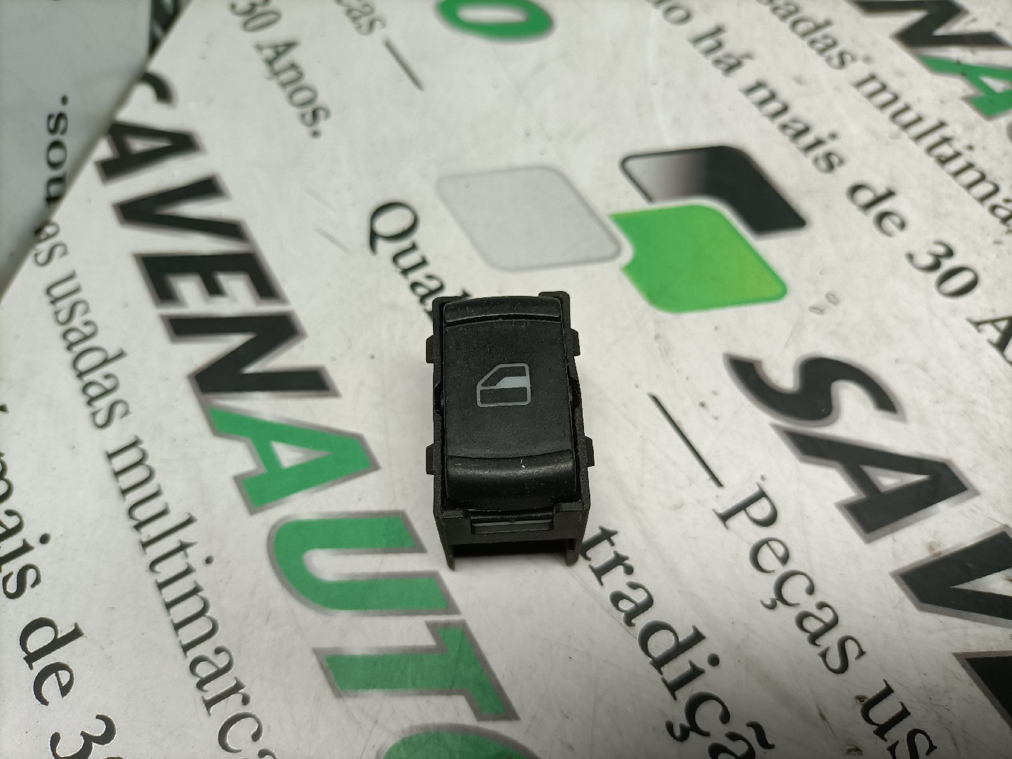 Botão / Botões / Comutador Vidro Dto VOLKSWAGEN BORA (1J2) | 98 - 13