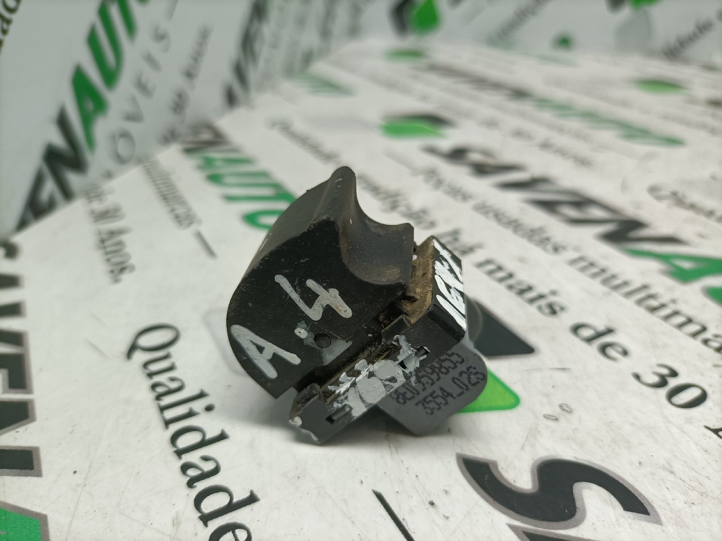 Botão / Botões / Comutador Vidro Dto AUDI A4 (8EC, B7) | 04 - 08 Imagem-1