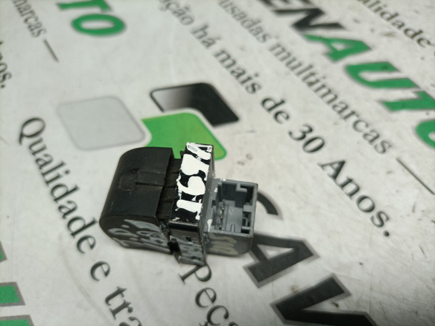 Botão / Botões / Comutador Vidro Dto AUDI A4 (8EC, B7) | 04 - 08 Imagem-2