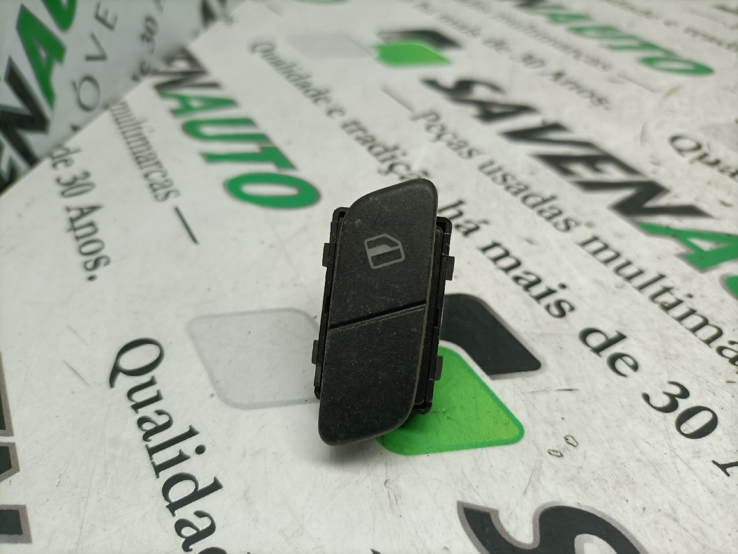 Botão / Botões / Comutador Vidro Dto VOLKSWAGEN POLO (9N_) | 01 - 14
