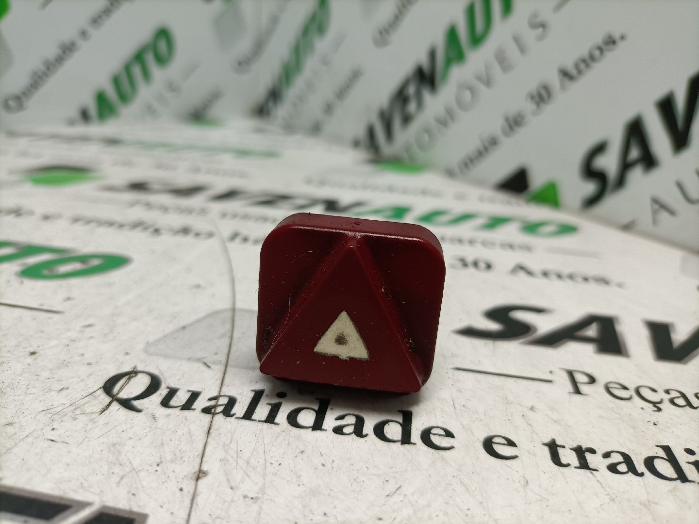 Botão de 4 Piscas PEUGEOT 407 (6D_) | 04 - 11