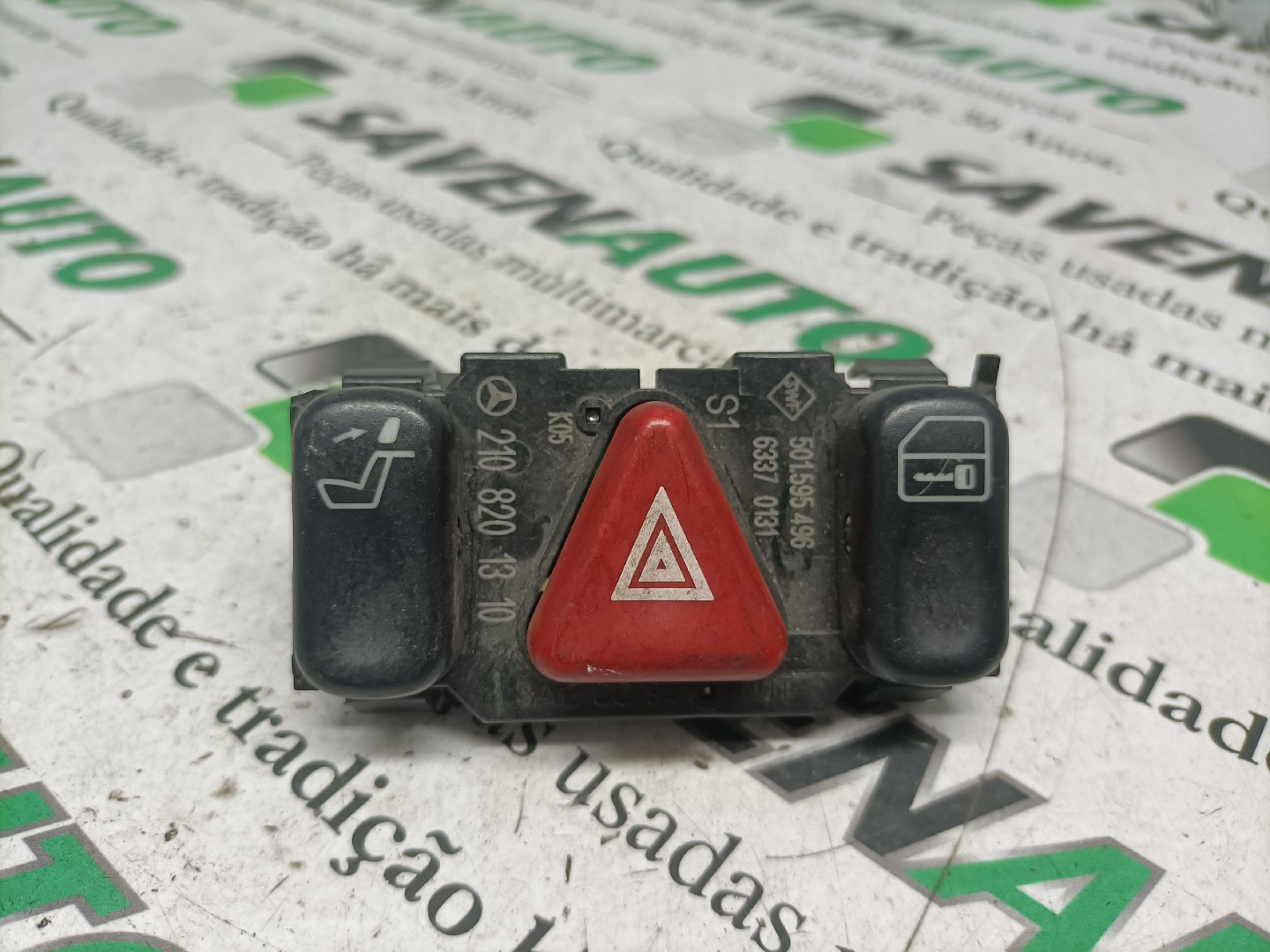 Botão de 4 Piscas MERCEDES-BENZ E-CLASS (W210) | 95 - 03