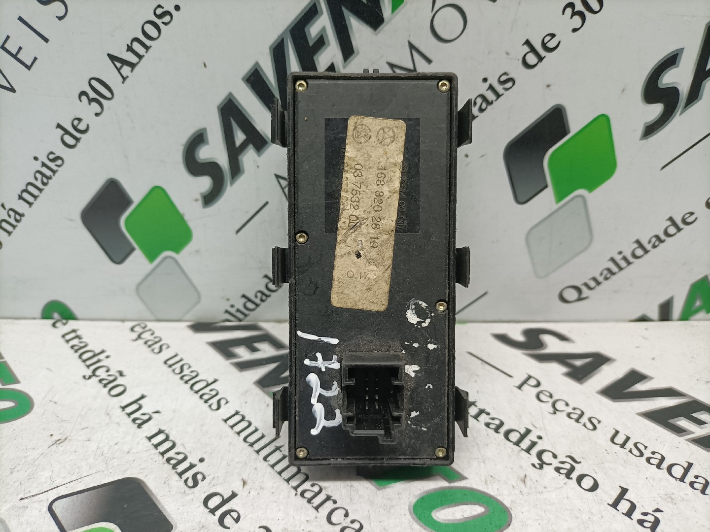 Botão / Botões / Comutador Vidro Esq MERCEDES-BENZ A-CLASS (W168) | 97 - 05 Imagem-1