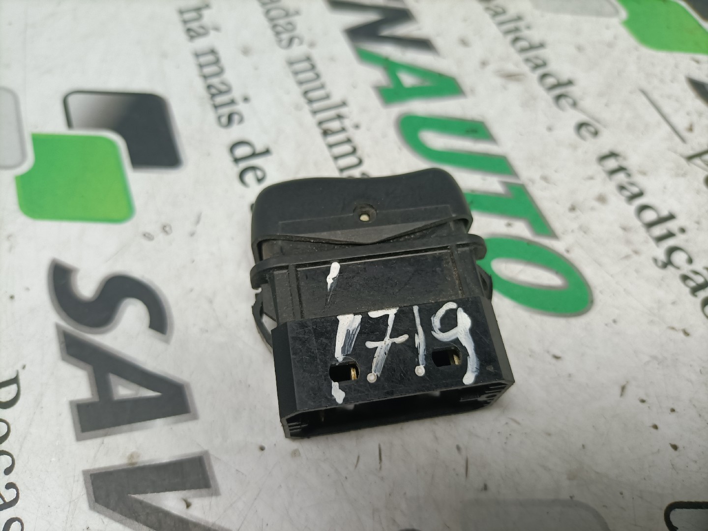 Botão / Botões / Comutador Vidro Dto MERCEDES-BENZ VITO Caixa (638) | 97 - 03 Imagem-1