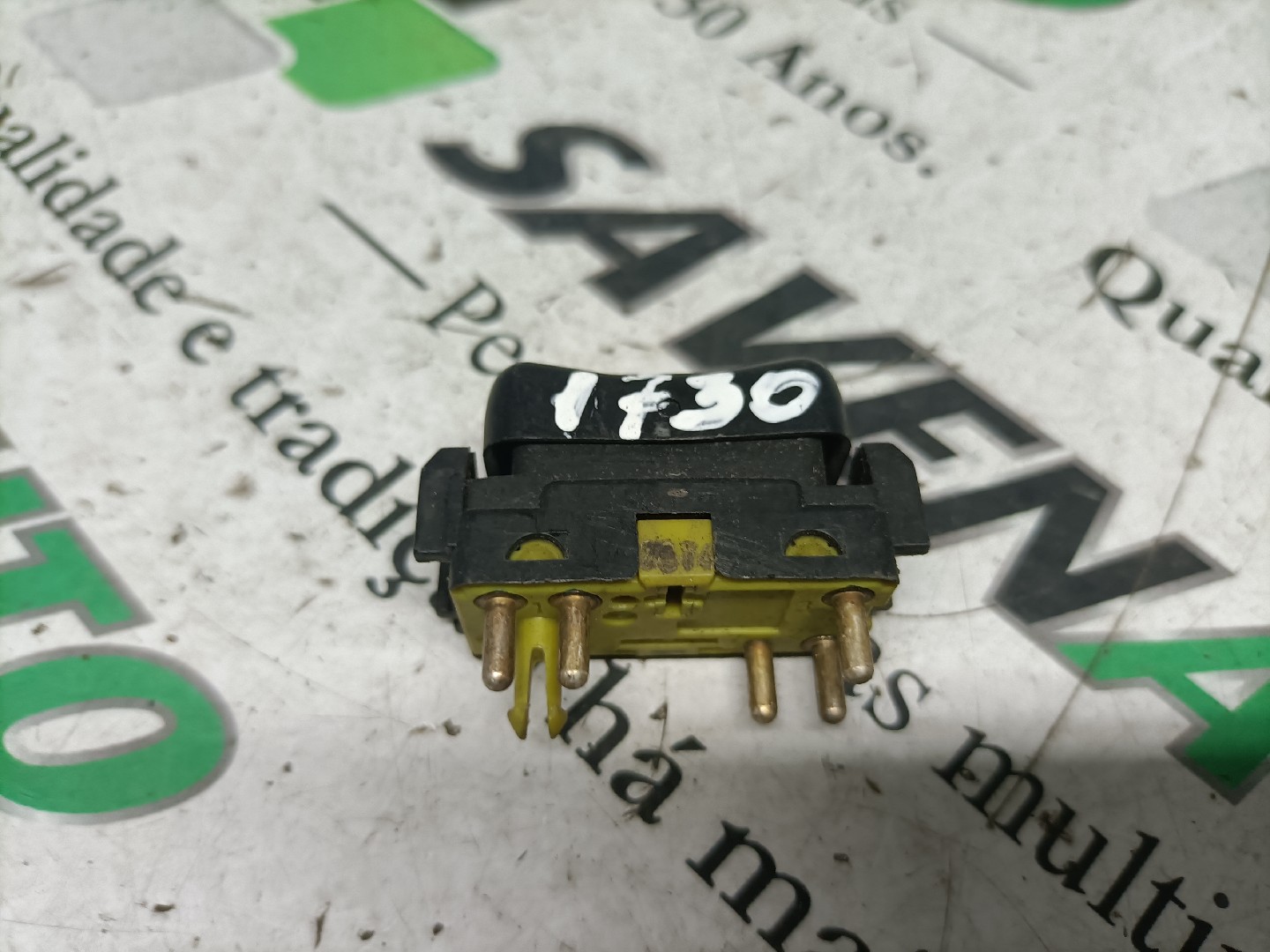 Botão / Botões / Comutador Vidro Dto MERCEDES-BENZ C-CLASS (W202) | 93 - 00 Imagem-1