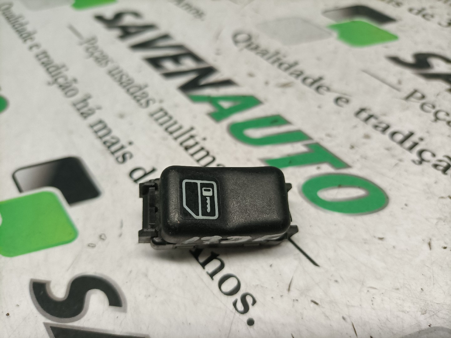 Botão / Botões / Comutador Vidro Dto MERCEDES-BENZ C-CLASS (W202) | 93 - 00