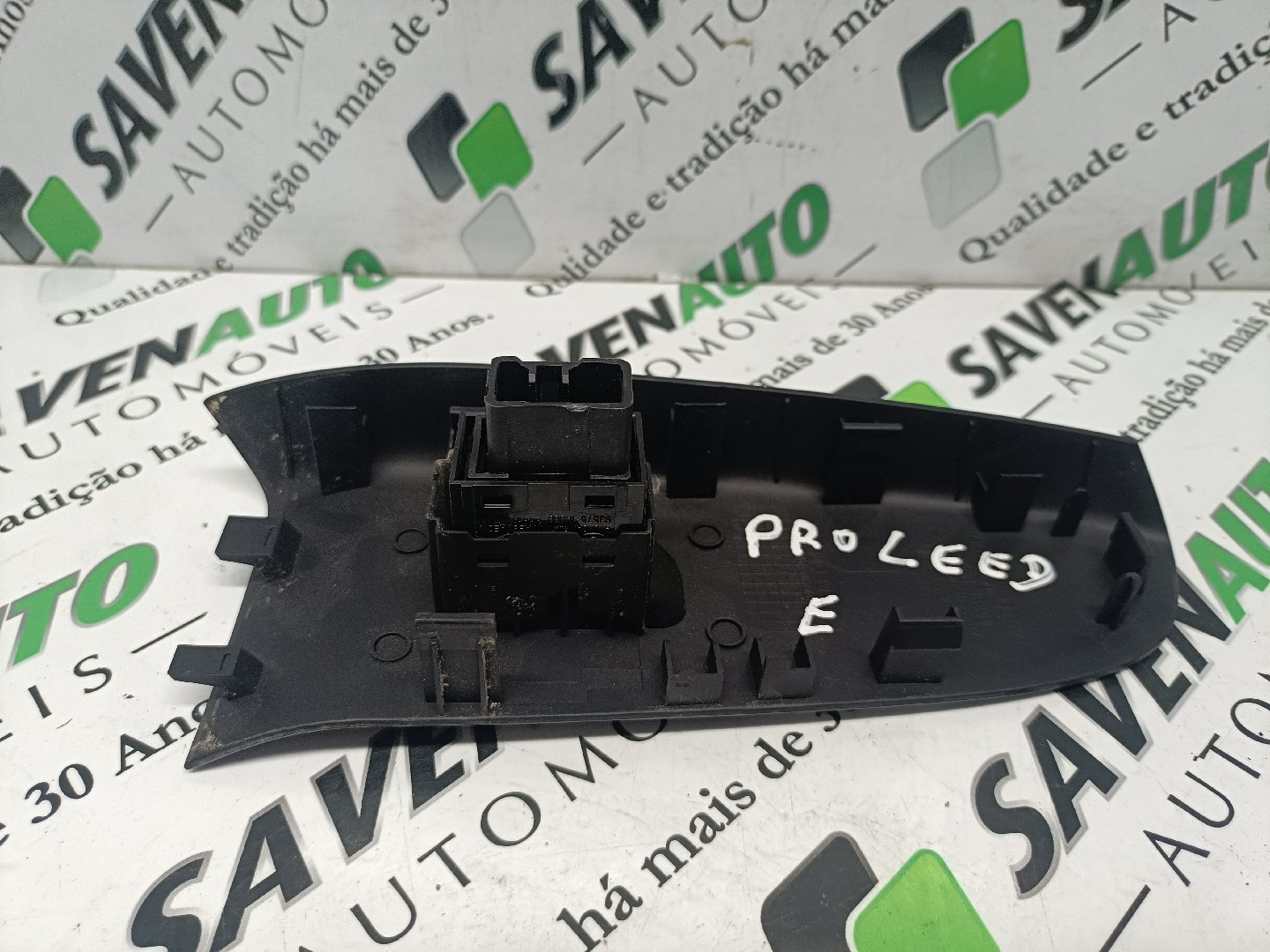 Botão / Botões / Comutador Vidro Dto KIA CEED Hatchback (ED) | 06 - 12 Imagem-1