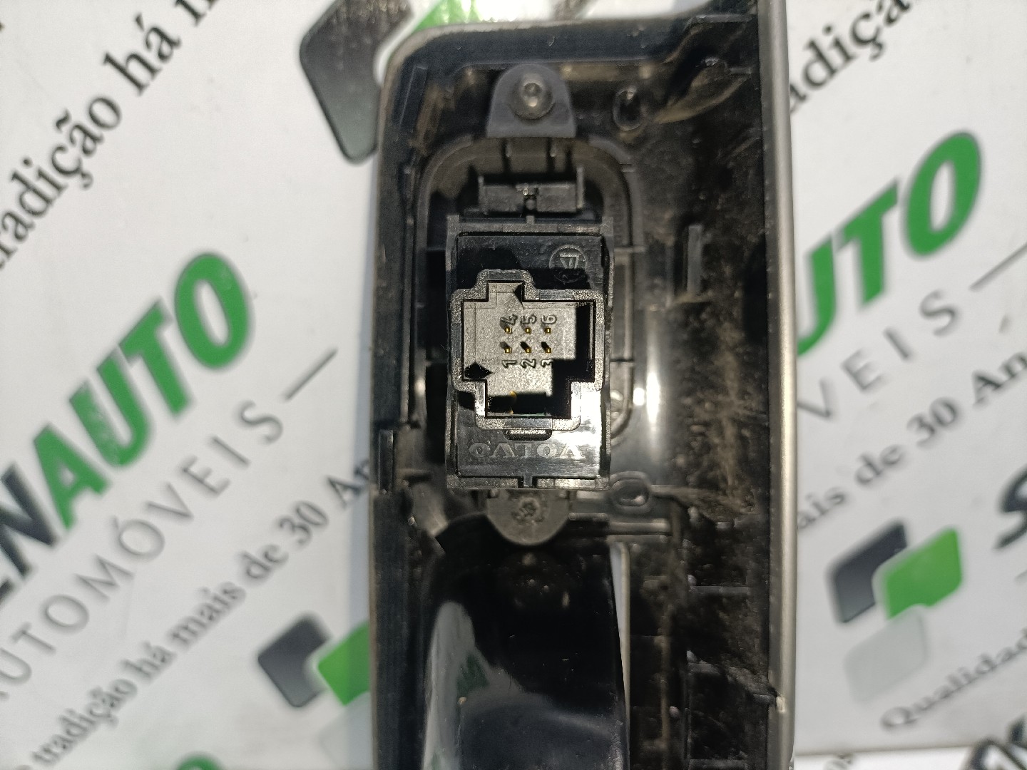 Botão / Botões / Comutador Vidro Dto VOLVO V50 (545) | 03 - 12 Imagem-3