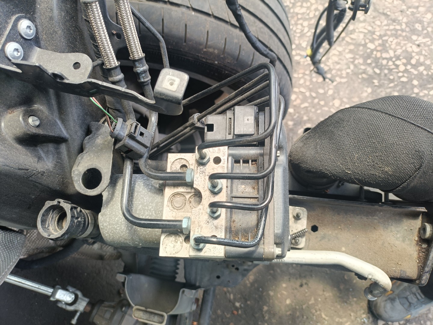 ABS AUDI A6 (4G2, 4GC, C7) | 10 - 18